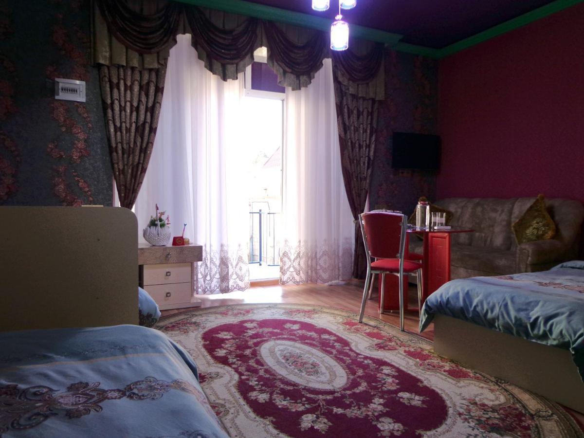 Tubram S Ailəvi Qonaq Evi Acomodação com café da manhã Şǝki Exterior foto