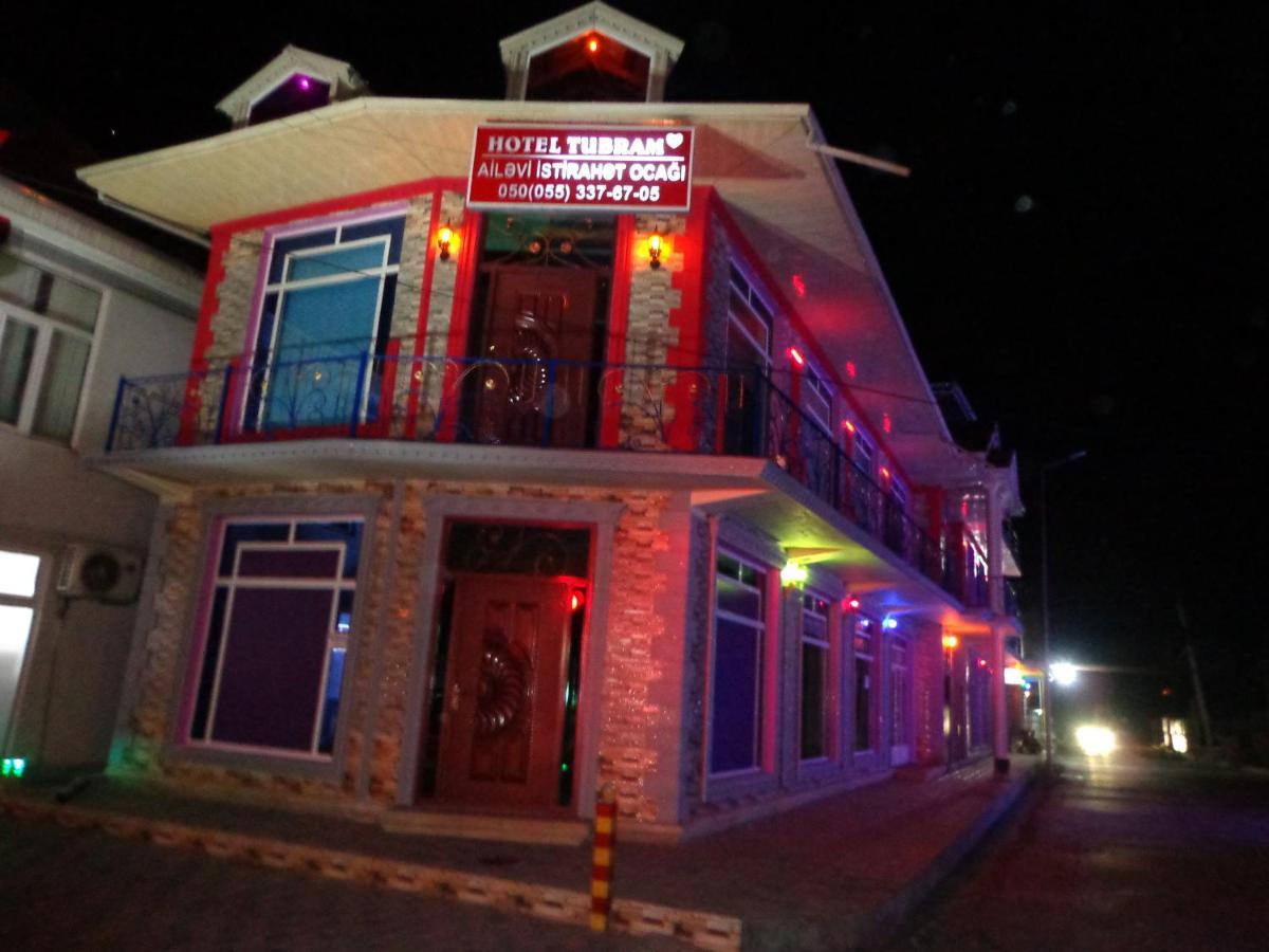 Tubram S Ailəvi Qonaq Evi Acomodação com café da manhã Şǝki Exterior foto