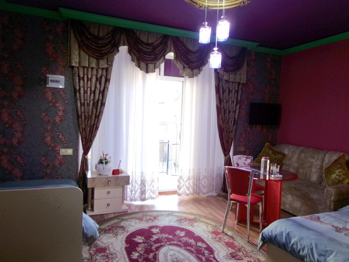 Tubram S Ailəvi Qonaq Evi Acomodação com café da manhã Şǝki Exterior foto