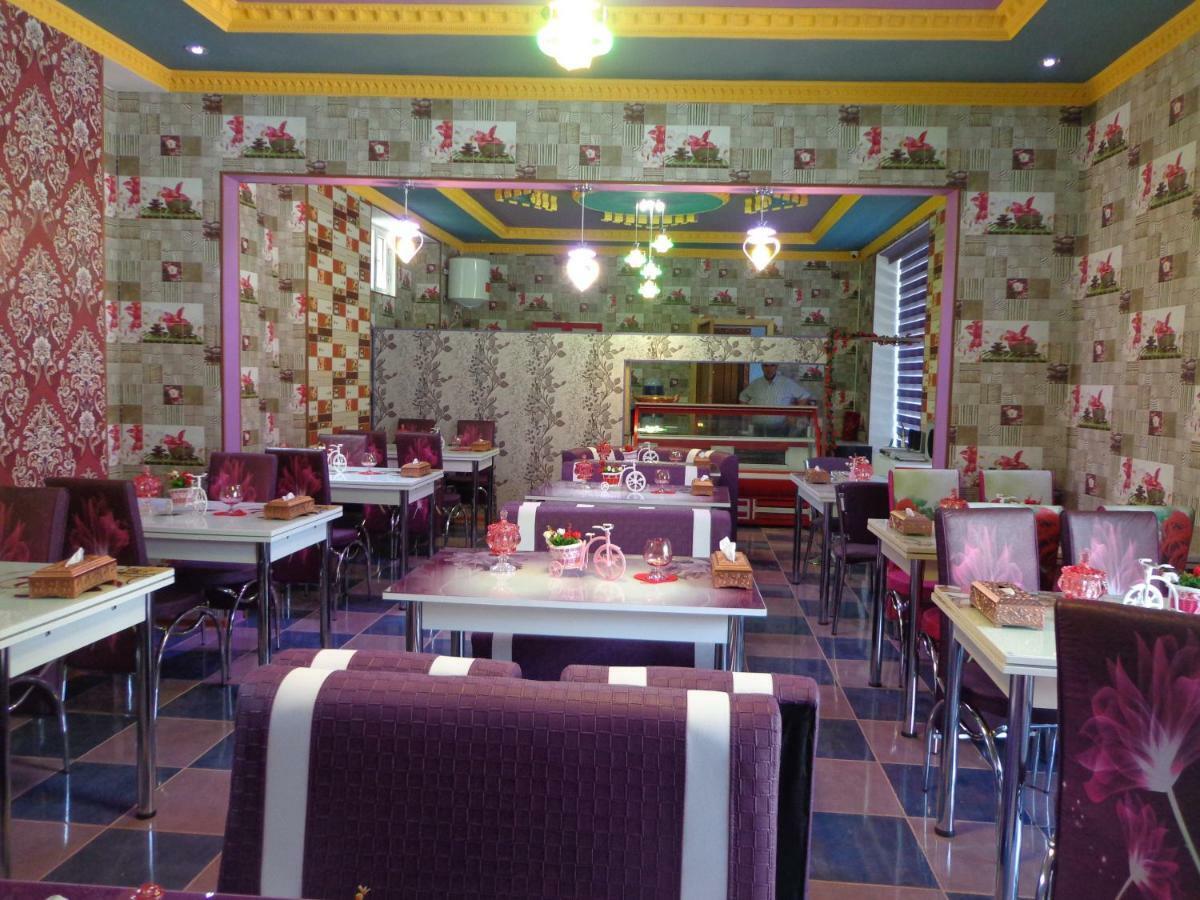Tubram S Ailəvi Qonaq Evi Acomodação com café da manhã Şǝki Exterior foto